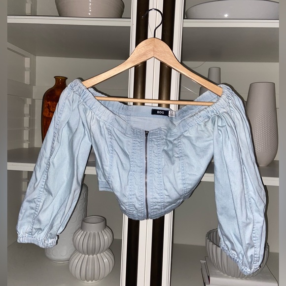 Urban Outfitters, women’s size M, cropped jean shirt - Picture 4 of 6